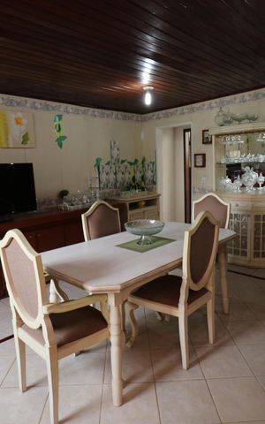 Casa à venda com 323m², 4 quartos e 3 vagasCopa