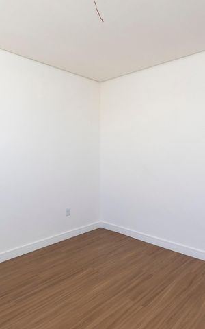 Casa à venda com 210m², 3 quartos e 3 vagas Casa à venda com 210m², 3 quartos e 3 vagasQuarto 3 - SemiSuíte