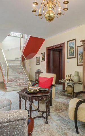Casa à venda com 341m², 5 quartos e 3 vagas
