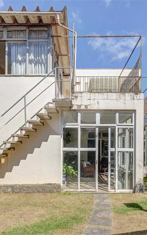 Casa à venda com 341m², 5 quartos e 3 vagas