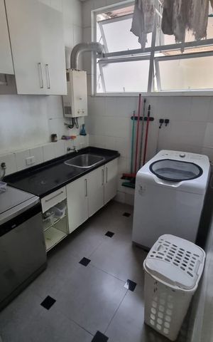 Casa à venda com 300m², 4 quartos e 2 vagas Casa à venda com 300m², 4 quartos e 2 vagasCozinha e Área de Serviço