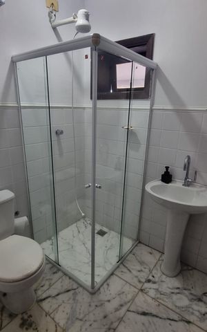 Casa à venda com 300m², 4 quartos e 2 vagas Casa à venda com 300m², 4 quartos e 2 vagasBanheiro