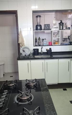 Casa à venda com 300m², 4 quartos e 2 vagas Casa à venda com 300m², 4 quartos e 2 vagasCozinha