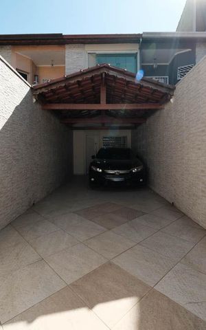 Casa à venda com 100m², 3 quartos e 2 vagasGaragem