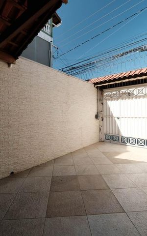 Casa à venda com 100m², 3 quartos e 2 vagasGaragem