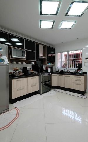 Casa à venda com 100m², 3 quartos e 2 vagasCozinha