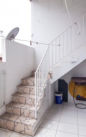 Casa à venda com 470m², 7 quartos e 2 vagas Casa à venda com 470m², 7 quartos e 2 vagasÁrea de Serviço