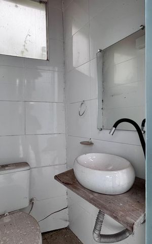 Apartamento à venda com 270m², 3 quartos e 2 vagas Apartamento à venda com 270m², 3 quartos e 2 vagasBanheiro de Serviço