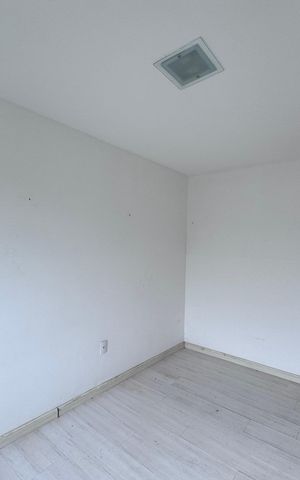 Apartamento à venda com 270m², 3 quartos e 2 vagas Apartamento à venda com 270m², 3 quartos e 2 vagasQuarto 1