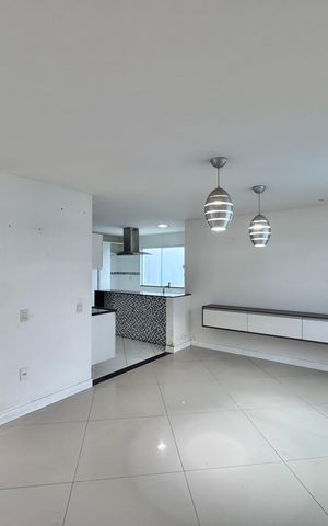 Apartamento à venda com 270m², 3 quartos e 2 vagas Apartamento à venda com 270m², 3 quartos e 2 vagasSala