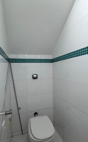 Apartamento à venda com 270m², 3 quartos e 2 vagas Apartamento à venda com 270m², 3 quartos e 2 vagasLavabo