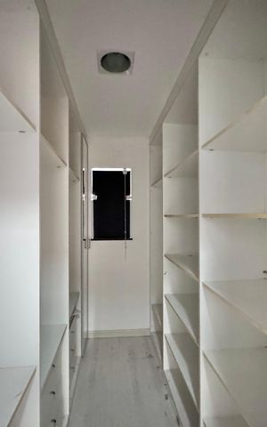 Apartamento à venda com 270m², 3 quartos e 2 vagas Apartamento à venda com 270m², 3 quartos e 2 vagasSuíte - Closet