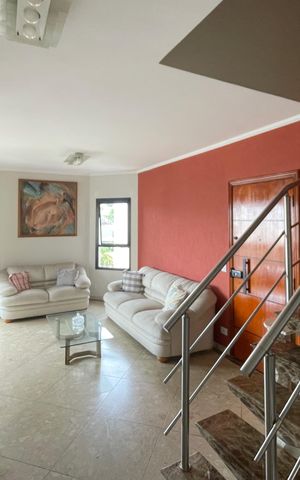 Apartamento à venda com 198m², 3 quartos e 3 vagas