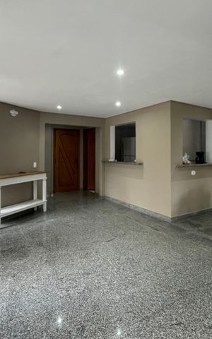 Apartamento à venda com 198m², 3 quartos e 3 vagas