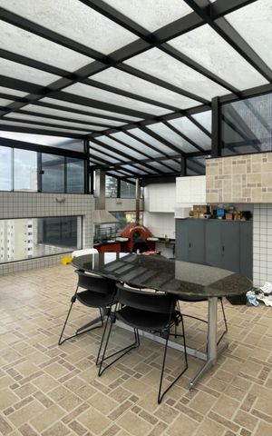 Apartamento à venda com 198m², 3 quartos e 3 vagas