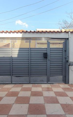 Casa à venda com 214m², 5 quartos e 3 vagas Casa à venda com 214m², 5 quartos e 3 vagasGaragem