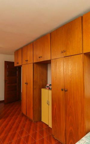Casa à venda com 240m², 3 quartos e 2 vagas Casa à venda com 240m², 3 quartos e 2 vagasQuarto 1