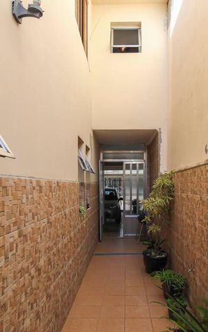 Casa à venda com 240m², 3 quartos e 2 vagas Casa à venda com 240m², 3 quartos e 2 vagasCorredor