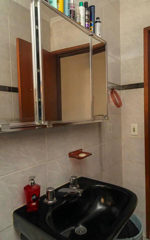 Casa à venda com 240m², 3 quartos e 2 vagas Casa à venda com 240m², 3 quartos e 2 vagasBanheiro