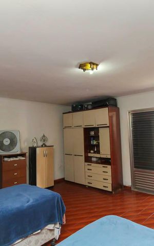Casa à venda com 240m², 3 quartos e 2 vagas Casa à venda com 240m², 3 quartos e 2 vagasSuite