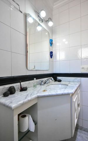 Apartamento à venda com 230m², 3 quartos e 4 vagasBanheiro