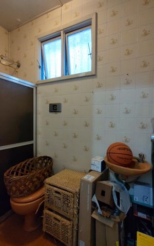 Casa de condomínio à venda com 316m², 5 quartos e 2 vagasBanheiro de serviço