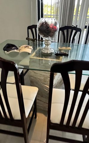 Apartamento à venda com 326m², 5 quartos e 3 vagas Apartamento à venda com 326m², 5 quartos e 3 vagasSala de jantar
