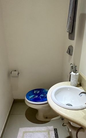 Apartamento à venda com 326m², 5 quartos e 3 vagas Apartamento à venda com 326m², 5 quartos e 3 vagasLavabo
