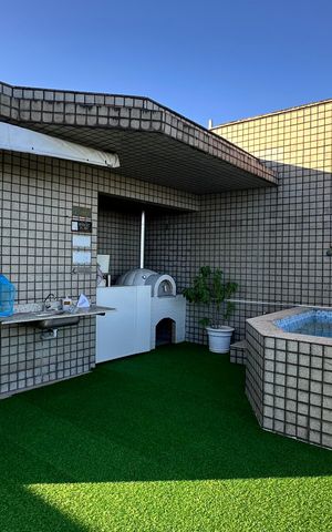 Apartamento à venda com 326m², 5 quartos e 3 vagas Apartamento à venda com 326m², 5 quartos e 3 vagasChurrasqueira