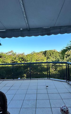 Apartamento à venda com 326m², 5 quartos e 3 vagas Apartamento à venda com 326m², 5 quartos e 3 vagasVaranda
