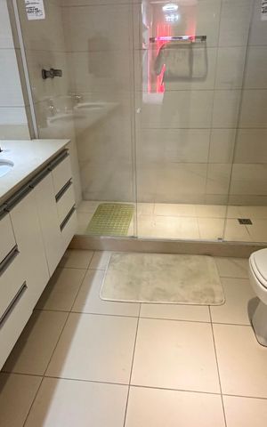 Apartamento à venda com 326m², 5 quartos e 3 vagas Apartamento à venda com 326m², 5 quartos e 3 vagasBanheiro da Suíte 2