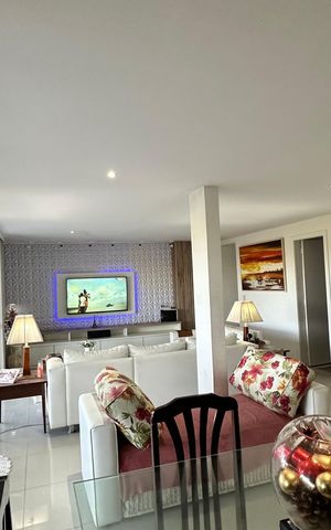 Apartamento à venda com 326m², 5 quartos e 3 vagas Apartamento à venda com 326m², 5 quartos e 3 vagasSala de jantar