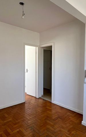 Apartamento à venda com 31m², 1 quarto e sem vaga Apartamento à venda com 31m², 1 quarto e sem vagaSala