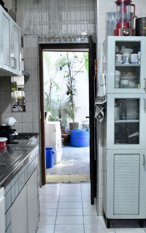 Casa à venda com 220m², 3 quartos e 2 vagas Casa à venda com 220m², 3 quartos e 2 vagasCozinha