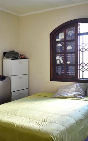 Casa à venda com 220m², 3 quartos e 2 vagas Casa à venda com 220m², 3 quartos e 2 vagasSuíte 2
