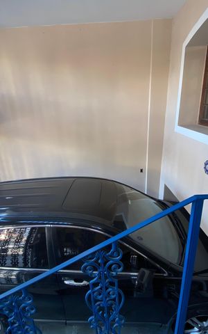 Casa à venda com 220m², 3 quartos e 2 vagas Casa à venda com 220m², 3 quartos e 2 vagasGaragem