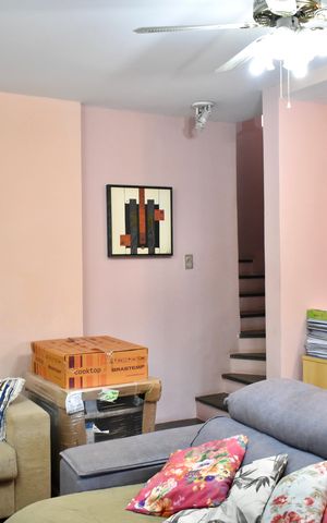 Casa à venda com 220m², 3 quartos e 2 vagas Casa à venda com 220m², 3 quartos e 2 vagasSala