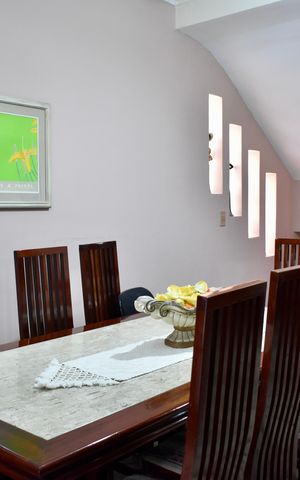 Casa à venda com 220m², 3 quartos e 2 vagas Casa à venda com 220m², 3 quartos e 2 vagasCopa