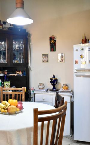 Casa à venda com 220m², 3 quartos e 2 vagas Casa à venda com 220m², 3 quartos e 2 vagasCopa