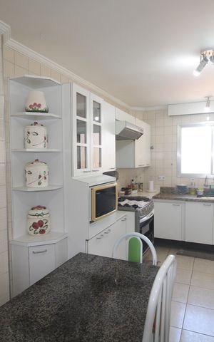 Apartamento à venda com 126m², 4 quartos e 2 vagasCozinha