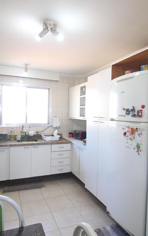 Apartamento à venda com 126m², 4 quartos e 2 vagasCozinha