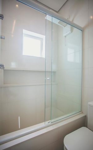Casa à venda com 496m², 4 quartos e 4 vagas Casa à venda com 496m², 4 quartos e 4 vagasBanheiro Suíte 2