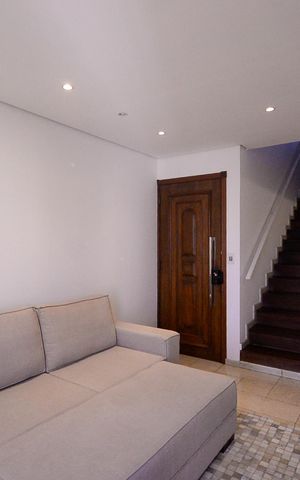 Apartamento à venda com 220m², 3 quartos e 3 vagas Apartamento à venda com 220m², 3 quartos e 3 vagasSala