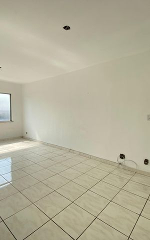 Apartamento à venda com 102m², 2 quartos e 1 vaga Apartamento à venda com 102m², 2 quartos e 1 vagaSala