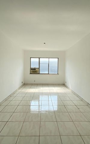 Apartamento à venda com 102m², 2 quartos e 1 vaga Apartamento à venda com 102m², 2 quartos e 1 vagaSala