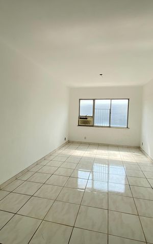 Apartamento à venda com 102m², 2 quartos e 1 vaga Apartamento à venda com 102m², 2 quartos e 1 vagaSala