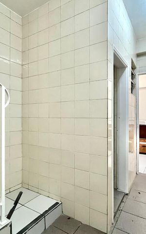 Casa à venda com 287m², 4 quartos e 8 vagasEdícula