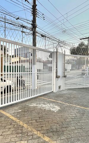 Casa à venda com 287m², 4 quartos e 8 vagasGaragem