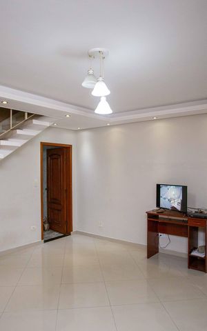 Casa à venda com 272m², 4 quartos e 3 vagasSala