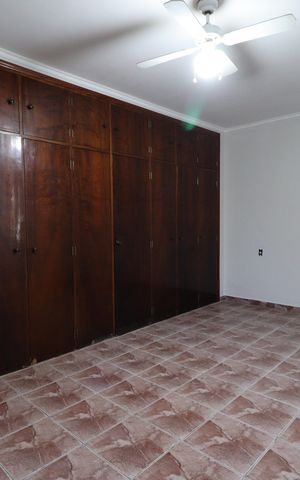 Casa para alugar com 241m², 6 quartos e 4 vagasQuarto 4